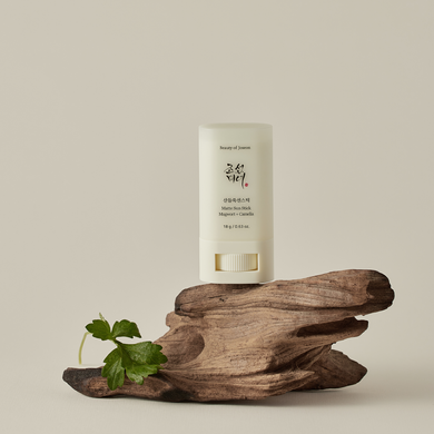 Фото Сонцезахисний засіб для обличчя в стіку Beauty of Joseon Matte sun stick Mugwort Camilia SPF50+PA++++ Mugwort Camilia