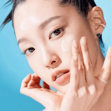 Солнцезащитная сыворотка для лица Medicube Zero Pore Moisture Sun Serum SPF 50+ PA++++ 50 мл