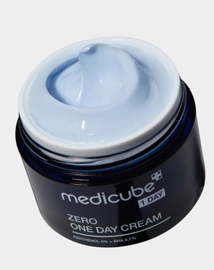 Легкий крем для ежедневного ухода Medicube Zero One Day Cream 50 мл