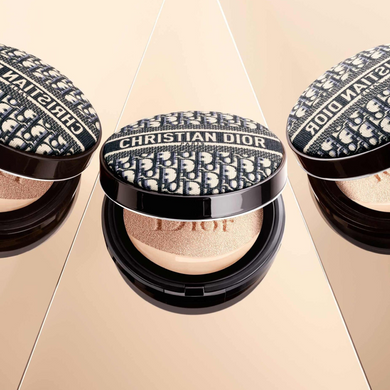 Фото Увлажняющий тональный кушон с защитой SPF35 Dior 14 г Dior 0N